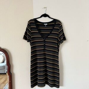 v-neck striped mini dress short sleeve w/ front buttons